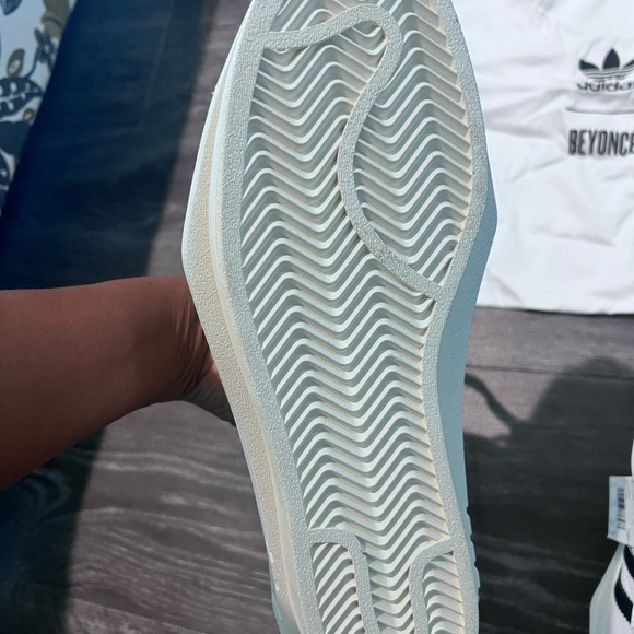 adidas White and Black Sneakers with Leather Material and Low-Top Design - Picture 4 of 4